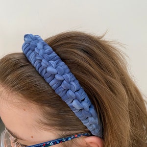 Diadema de macramé hecha a mano teñida a mano Denim blue