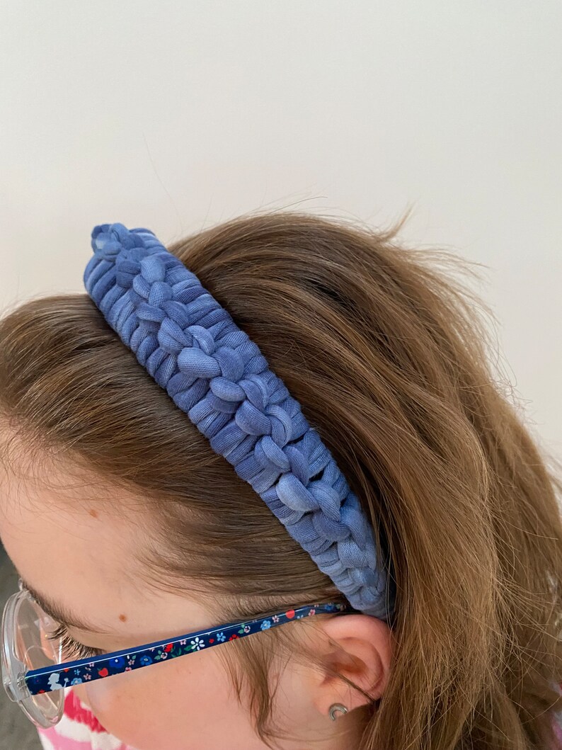 Diadema de macramé hecha a mano teñida a mano Denim blue