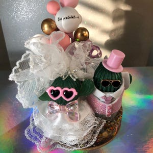 Personajes de cactus, escenas en miniatura, personas positivas, boda... Aniversario. Envío incluido. Envuelto para regalo en una caja de celofán transparente.