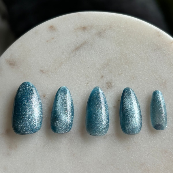 Denim Blue Cateye Press On Nails | Trendy Cat eye Nails | TrèsJolieNails