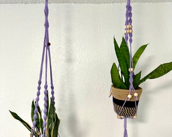 macrame 2 stuks plantenhanger, lichtpaars met houten kralen, woondecoratie. Een vleugje kleur voor uw planten