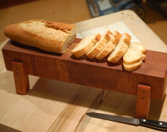 Primo Cutting Board - Mid-Size