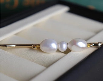 Freshwater Baroque Pearl Hair Clip in Gold