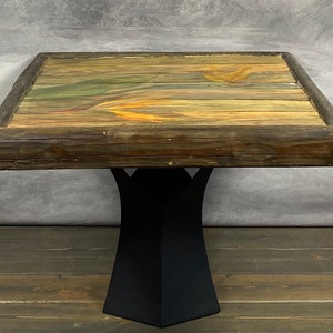 Boerderijtafel, handgeschilderde salontafel op teruggewonnen hout, functioneel interieur Table