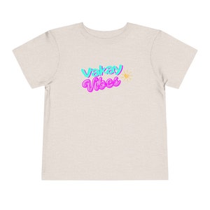 vakay vibes tee, grafisch t-shirt, op maat, ontwerp, peuter, kinderen, jongens en meisjes, retro, tijdperk, zomer afbeelding 4