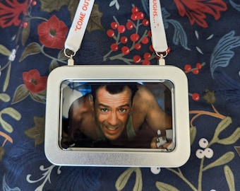 Bruce Willis Die Hard – ‘Vent Scene’ Ornament