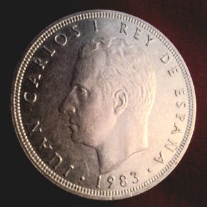 Rare find of one 25 pesetas coin and one 50 pesetas coin from Spain 1983 year - Colectors Item