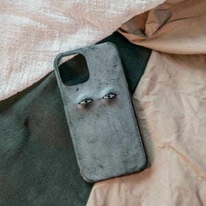 Custodia originale Evil Eye premium per iPhone 16Promax, realizzata a mano, per Apple 15Pro, in pelle invecchiata, custodia per telefono retrò 15Promax.