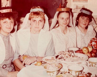 Vintage Party Foto 1980er Jahre Frauen Sammeln Junge Hübsche Tatarische Frauen Kulturelle Feier Vintage Schnappschuss Fotografie