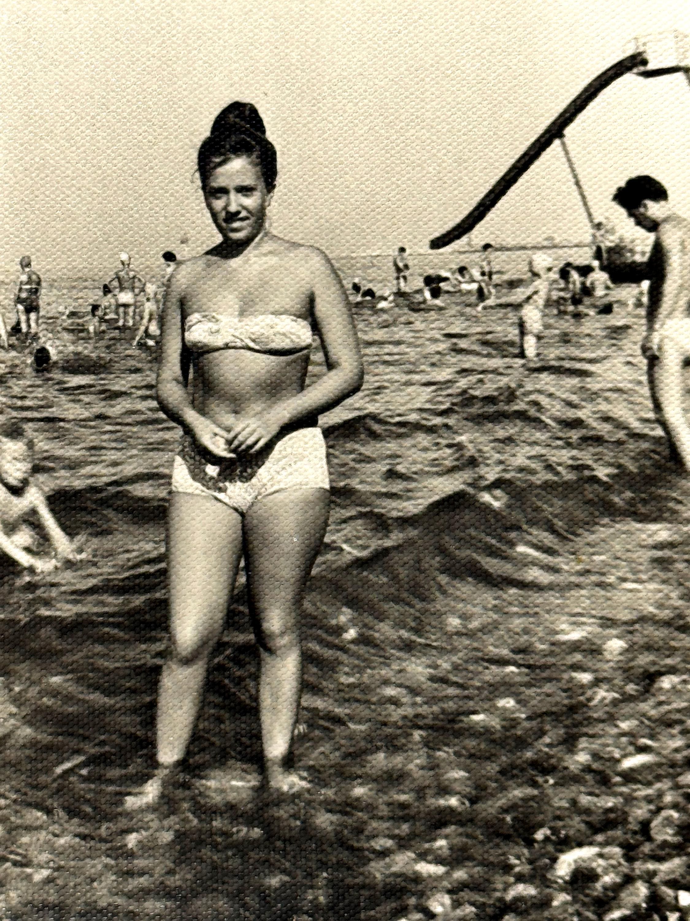Bikini photo 1960s France