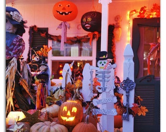 5 Postcards - Old Fashioned Halloween Cottage