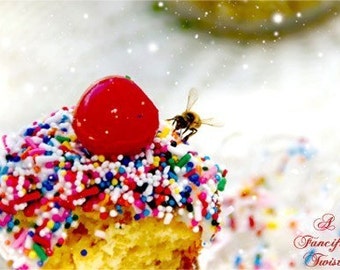 Cupcake and the Bee - 5 postcard set