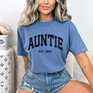 Custom Auntie Est Shirt, Retro Auntie Shirt, Auntie Gift, Funny Aunt Shirt, Christmas Gift Auntie, New Auntıe Shirt, Baby Announcement Shirt