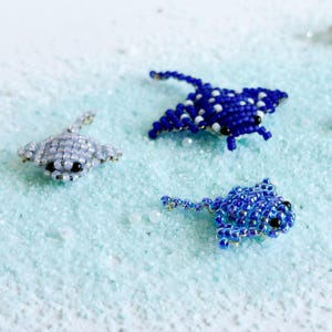 4-in-1 bundle: PDF bead pattern shrimp, beaded animal seahorse (instructions in English), beaded animal turtle, manta ray made from seed beads image 5