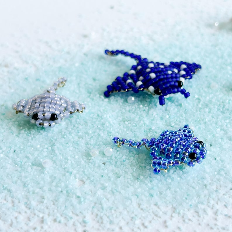 4-in-1 bundle: PDF bead pattern shrimp, beaded animal seahorse (instructions in English), beaded animal turtle, manta ray made from seed beads image 5