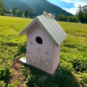 Handgefertigtes Vogelhaus aus Holz, Rustikales Garten-Dekor, Nistkasten für Wildvögel, Perfektes Geschenk für Naturfreunde