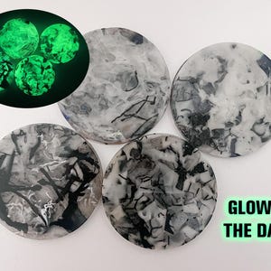 Zestaw 4 okrągłych podstawek wykonanych w 100% z recyklingowanego plastiku. Ręcznie robiony, ekologiczny prezent. 012. Glow