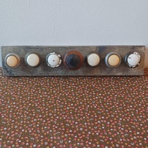 Vintage Upcycled Knob Rail Organizer: Recycled Wood, Mixed Knobs – Boho Wall Hanger