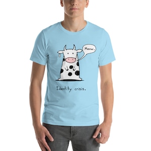 アイデンティティクライシス 牛猫 ユーモア Tシャツ