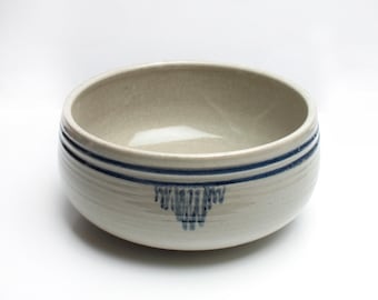 Cuenco de cerámica del estudio de Pauline Pelletier – Cap-Rouge, Quebec – Gres torneado a mano con motivo azul cobalto