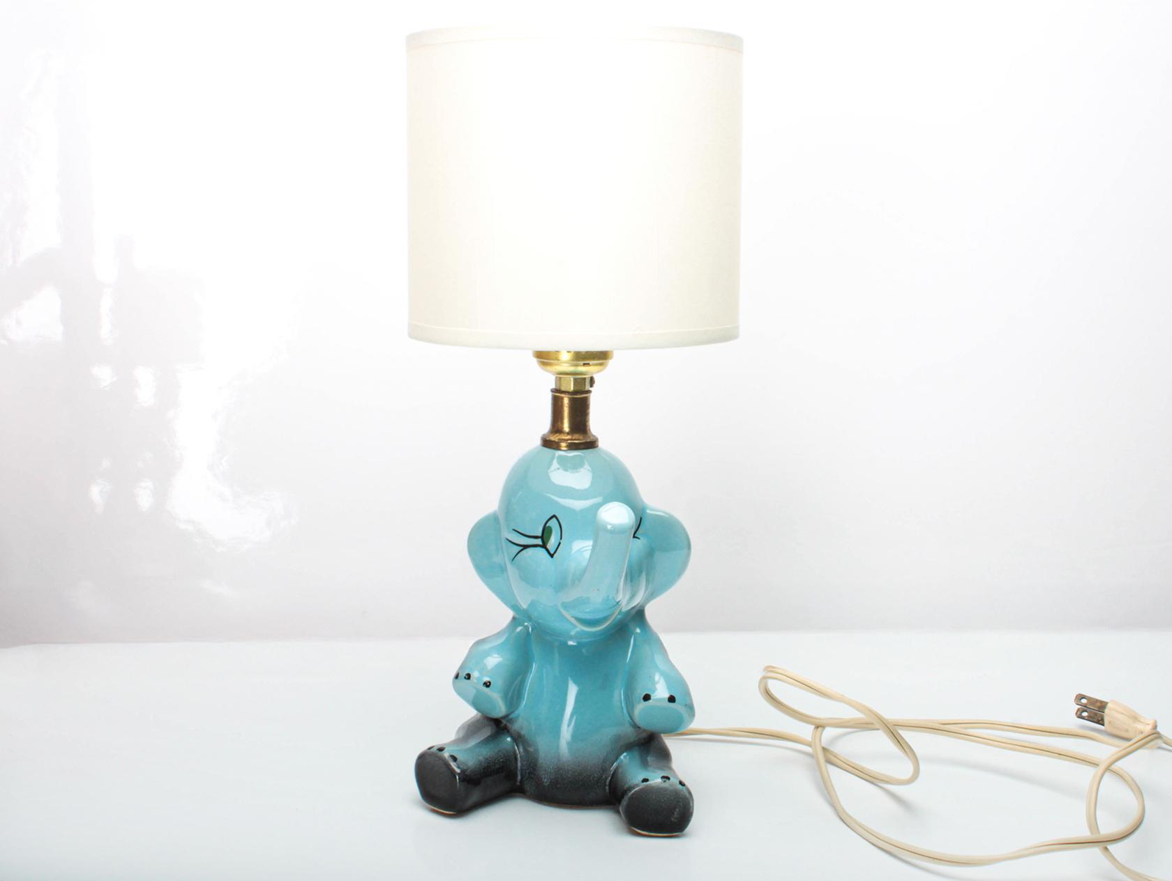 Lampe Elephant bleu Années 70 by Huanglite Lampe Elephant bleu Années 70 by Huanglite