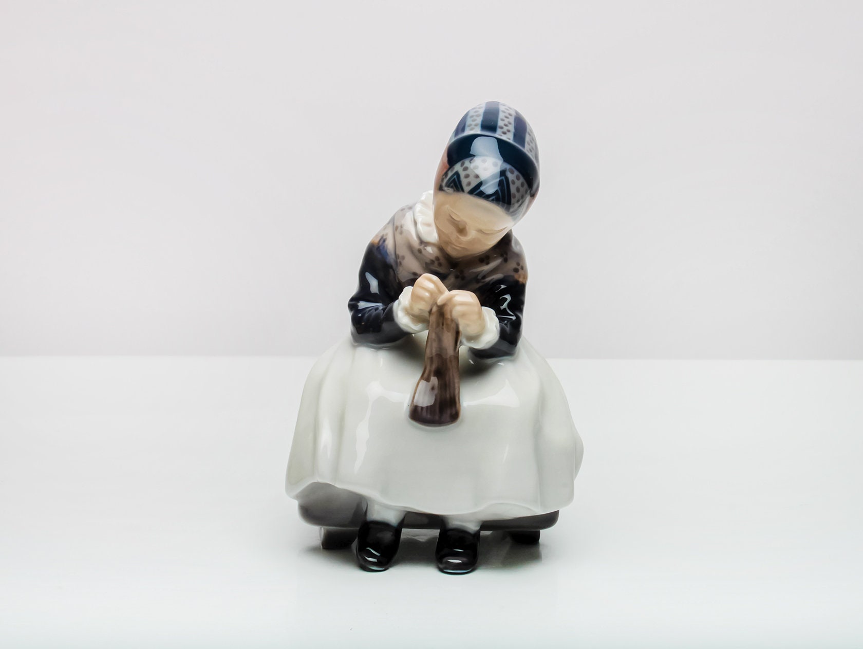 Grande figurine d'un veau de chèvre mousqueton par Jeanne
