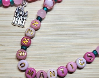 Bracelet rose New Romantics époque 1989 Taylor Swift inspiré des bijoux en perles à breloque château