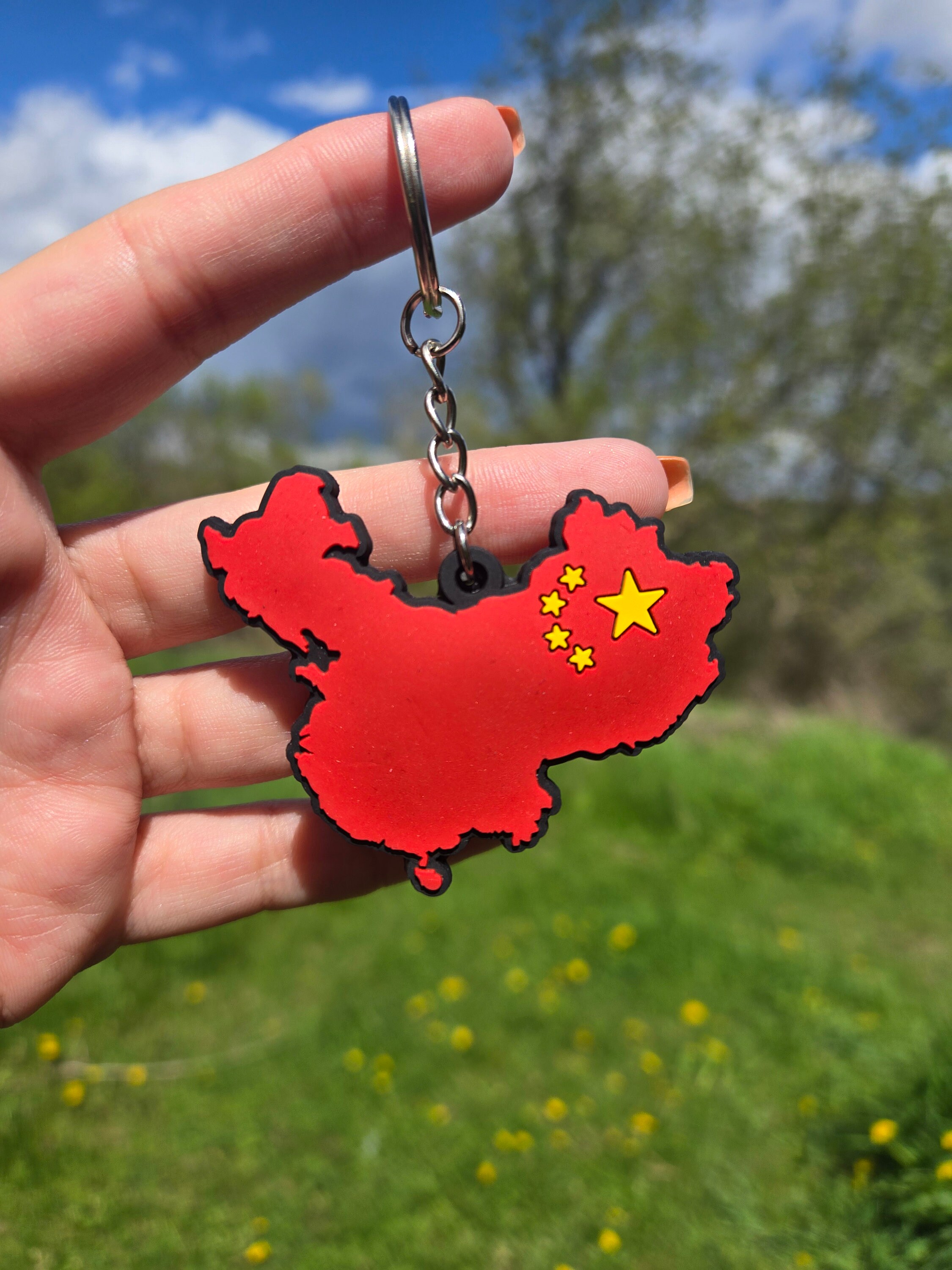 China Flag Keychain: 2D Country Souvenir, Chinese Pride Token