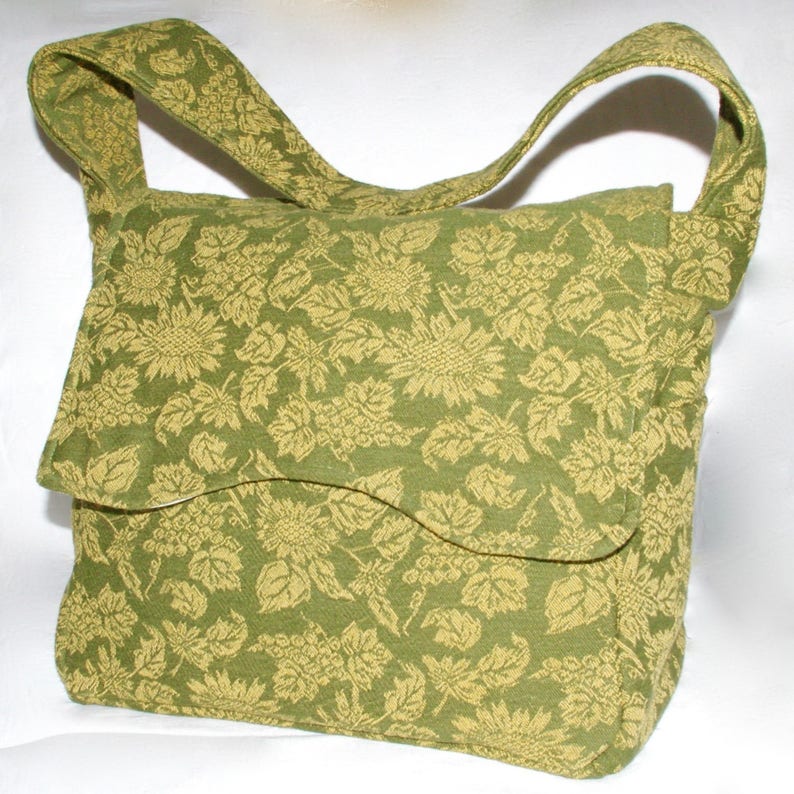 Pro-knitter tote storage handbag Knitting Bag Dispenser bag Green Snag-Free yarn Woven decor travel bag crochet Yarn flowers