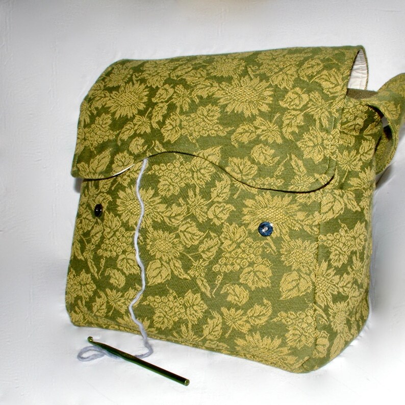 Pro-knitter tote storage handbag Knitting Bag Dispenser bag Green Snag-Free yarn Woven decor travel bag crochet Yarn flowers
