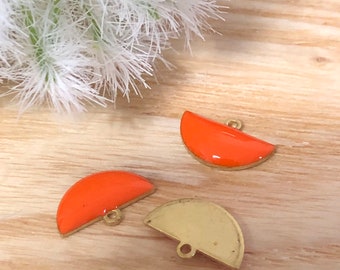 CH-EX-08151OR- Raw Brass, Petite semi-circle tag, orange, 6 pcs