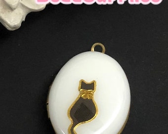 CH-EX-08031OWX1 -  Nickel-free, Color epoxy,  Oval locket (S), off white epoxy with gold ribbon cat V1, 2 pcs