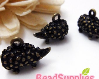 CH-ME-03232 - Antique Brass, 3D petite hedgehog charm,4 pcs