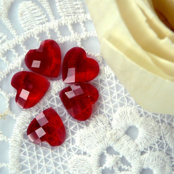 CA-FL-02001 - Faceted heart-shape flatback bead, clear red, 6 pcs