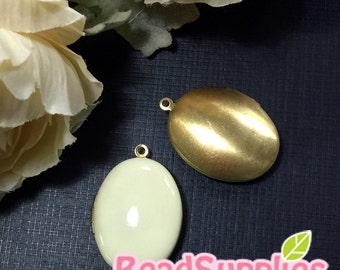 CH-EX-08032BC-  Nickel-free, Color epoxy,  Oval locket (M), butter cream, 2 pcs