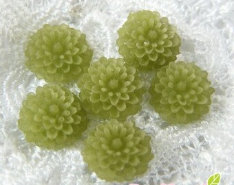 Special Price - CA-CA-02023 -olivine mini mum Cabochon, 8 pcs