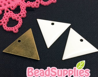 CH-EX-08177WH- Raw brass, triangle charm V2, white, 6 pcs