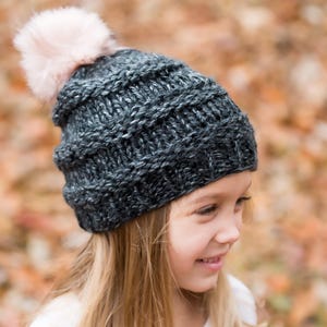 Girls pom pom beanie