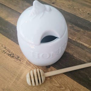 Fitz and Floyd Everyday White Porcelain Honey Pot with Lid & Dipper