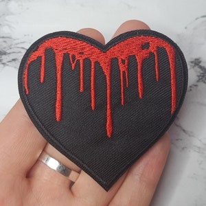 Tränendes Herz Aufnäher | Gestickter Aufnäher zum Aufnähen, Okkulter Aufnäher, Valentinstag Patch, Emo Punk, Gothic Geschenk