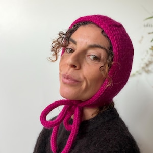 Minouche, capuche, modèle de tricot, patron tricot, anglais et français,