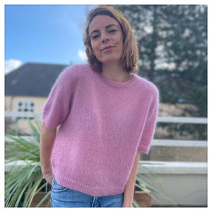 Modèle de tricot de pull Yaya : haut en tricot à manches courtes (anglais et français)