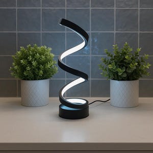 Elegante luminária de mesa espiral com LED