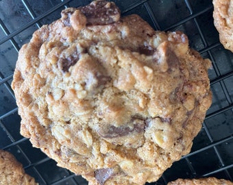 Einkorn Brown Butter Walnut Chocolate Chip Oatmeal Cookies, Ghirardelli Chunks