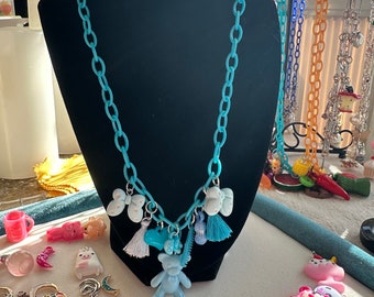 Blauwe charme ketting