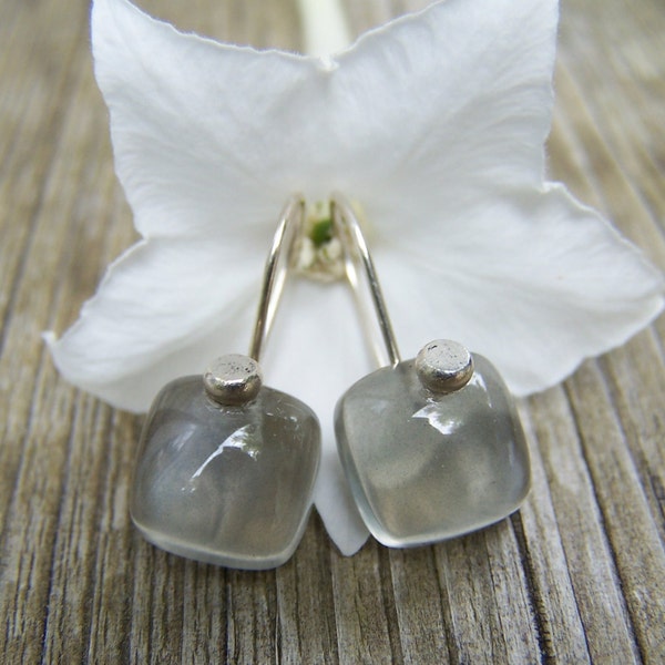 Briolette con cuscino in crisoberillo, orecchino in argento sterling