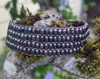 Loomed freshwater pearl, brown leather bracelet