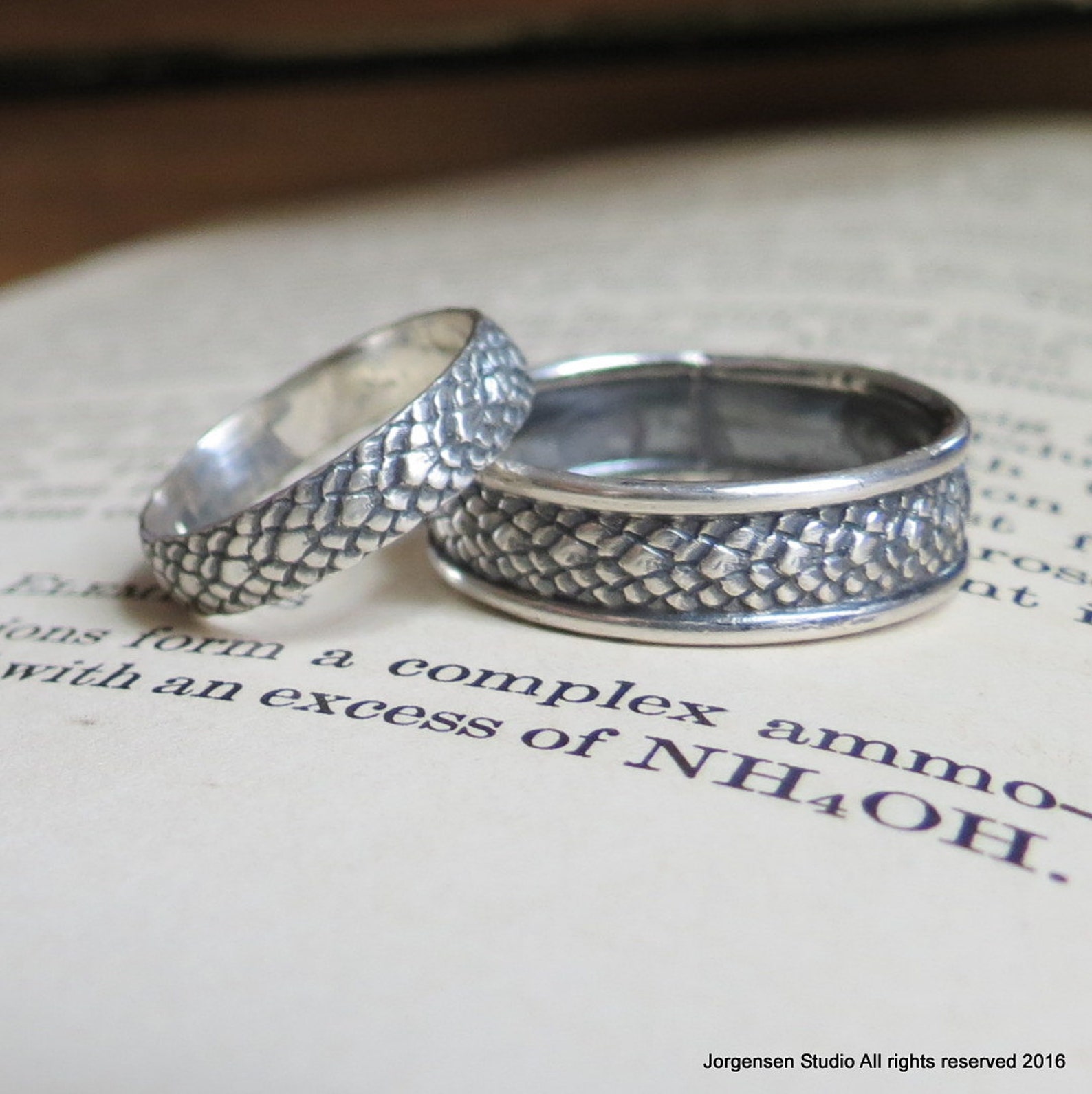 Seine und ihre DrachenSchuppen passende Hochzeitsbänder | Etsy