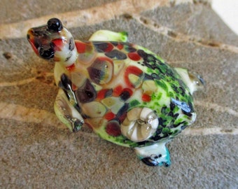 Sea Turtle lampwork glass bead, red & green pendant necklace, OOAK organic ready to wear glass jewelry, flamework, Isinglass design, SRA
