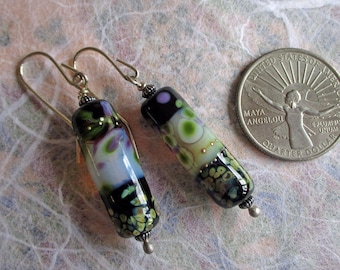 Pendientes de cuentas de vidrio de lampwork con rayas blancas y negras, cuentas de vidrio hechas a mano, joyería artística para usar, alambre de plata esterlina, vidrio artístico SRA